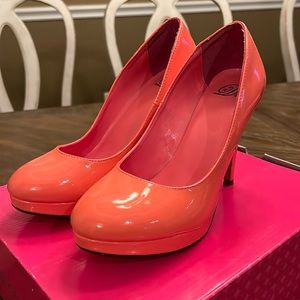 Coral stiletto pumps size 8.5